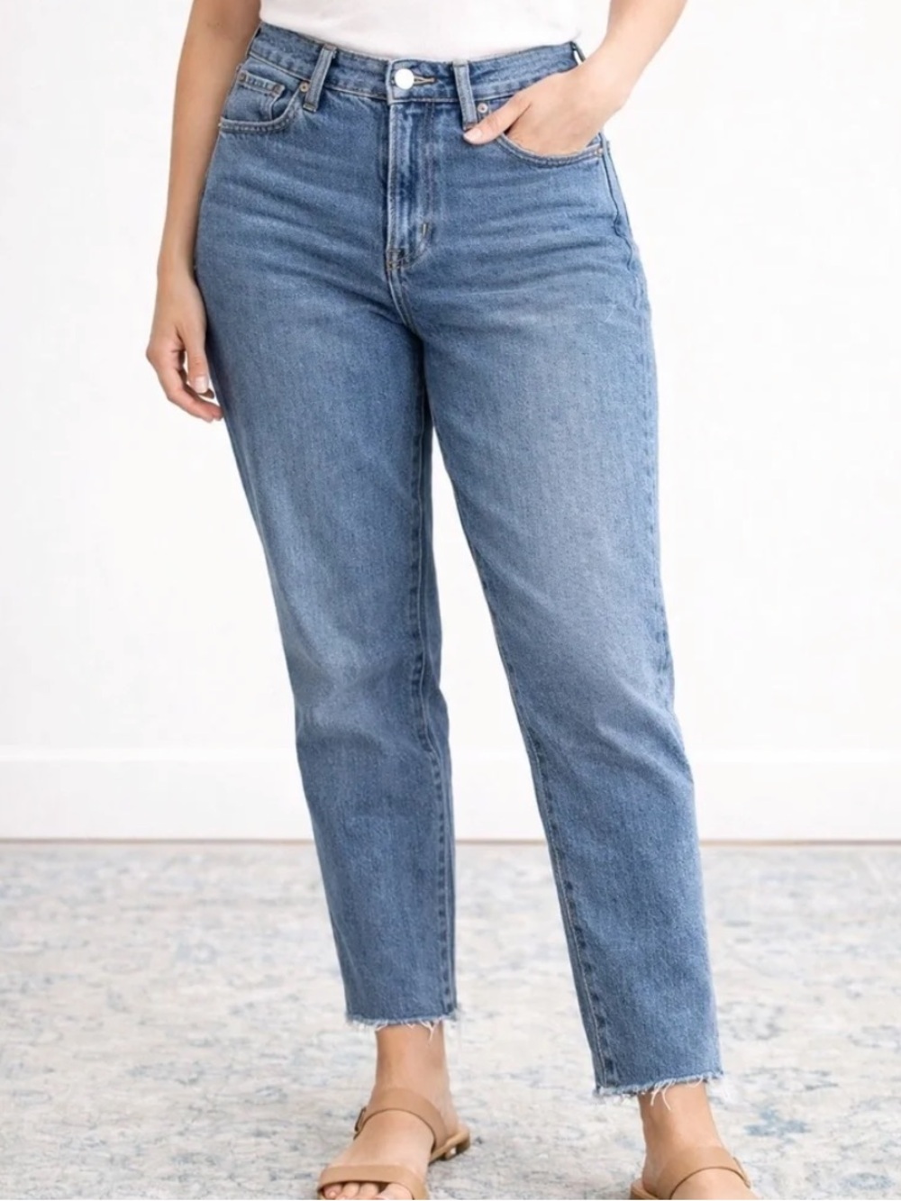 NWT Hollister Hollister Curvy High-Rise Mom Jean